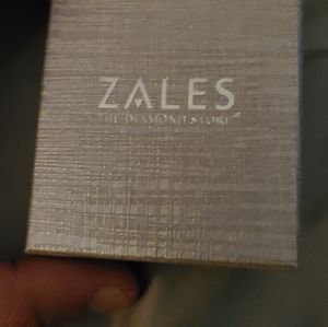 One pair diamond CZ earrings 1 Carat